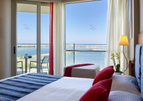 Kyma Suites Beach Hotel