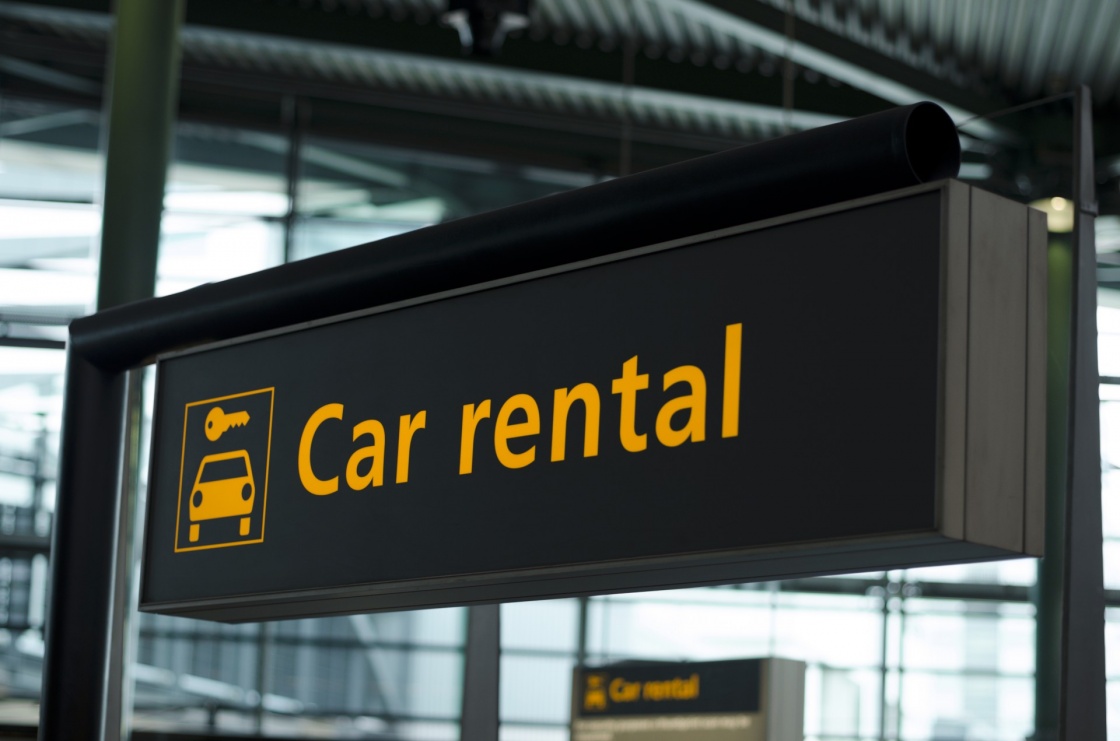 'Sign with direction to car rental' - Kreta